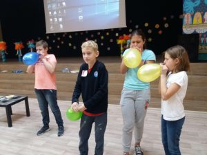 6 klasės mokiniai „naikino“ 5-ose klasėse atsiradusius virusus 6 klasės mokiniai „naikino“ 5-ose klasėse atsiradusius virusus