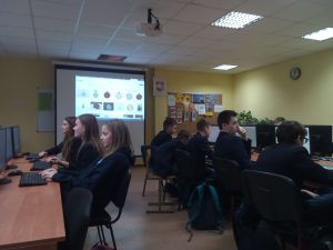 Per integruotas pamokas sukurti kalėdiniai atvirukai rusų ir vokiečių kalbomis Per integruotas pamokas sukurti kalėdiniai atvirukai rusų ir vokiečių kalbomis