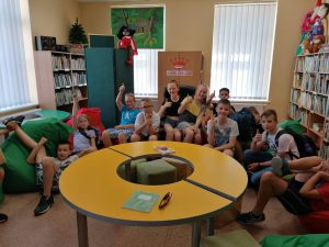 Pamoka netradicinėje aplinkoje – Tauragės vaikų bibliotekoje Pamoka netradicinėje aplinkoje – Tauragės vaikų bibliotekoje