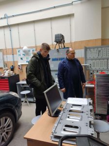 8 klasės išvyka „Pasimatuok devintoko kėdę“ 8 klasės išvyka „Pasimatuok devintoko kėdę“